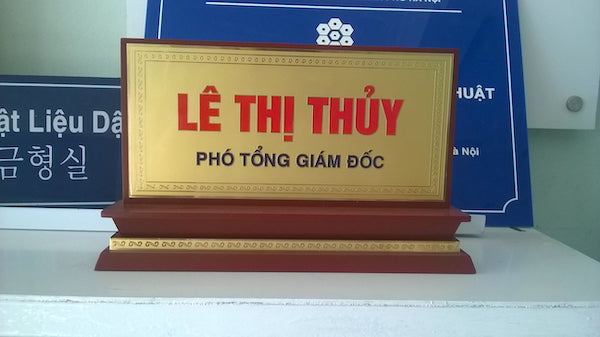 Biển chức danh gỗ đồng