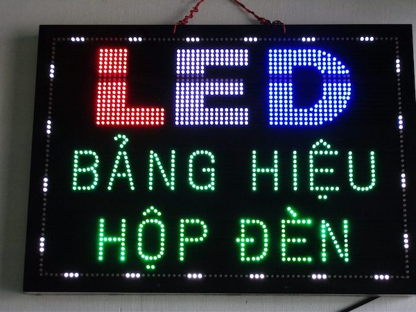 biển vẫy Led ruồi